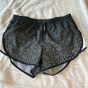 💰Nike Dri-Fit geometric print running shorts size small